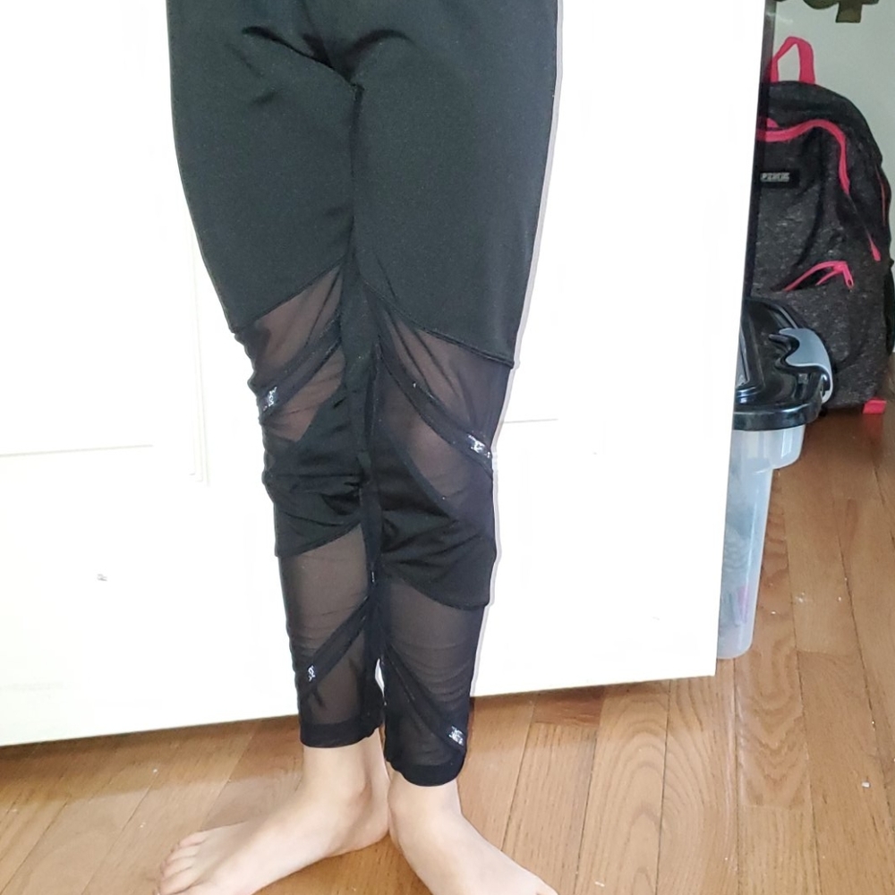 Black workout leggings
